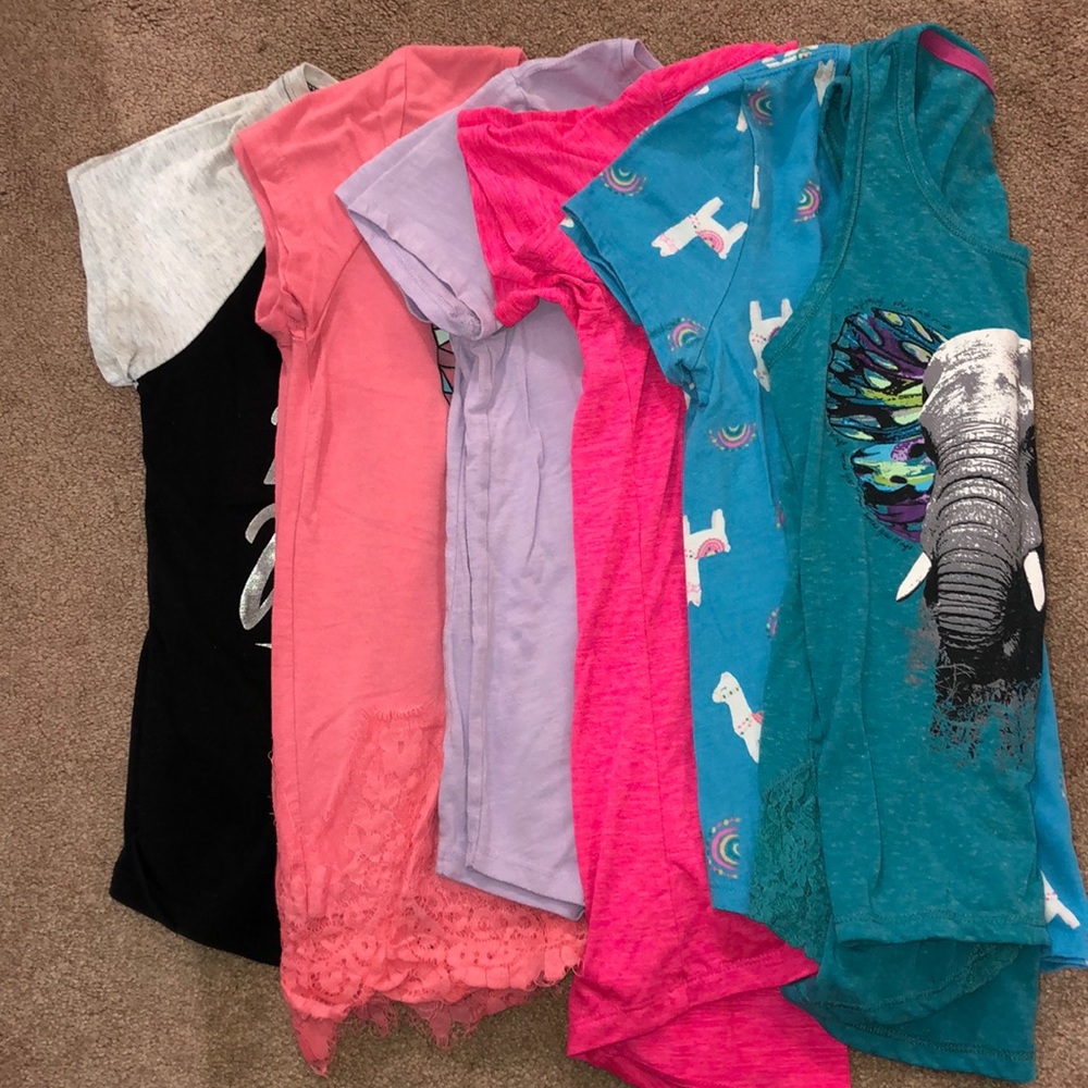 👚  👚 6 shirts, lightly worn. Lightly worn.